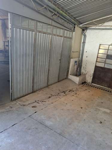 Armazém  Venda em São João da Madeira,São João da Madeira