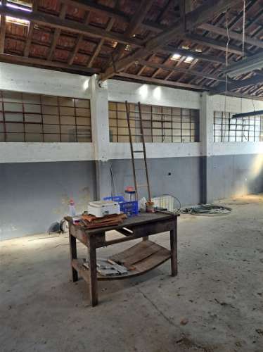 Armazém  Venda em São João da Madeira,São João da Madeira