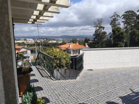 Moradia T4 Venda em Oliveira de Azeméis, Santiago de Riba-Ul, Ul, Macinhata da Seixa e Madail,Oliveira de Azeméis