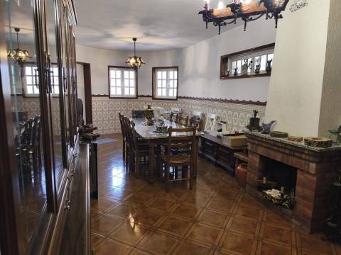 Moradia T4 Venda em Oliveira de Azeméis, Santiago de Riba-Ul, Ul, Macinhata da Seixa e Madail,Oliveira de Azeméis