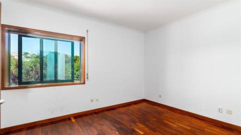 Apartamento T3 * Garagem Box * Sto Ovídio