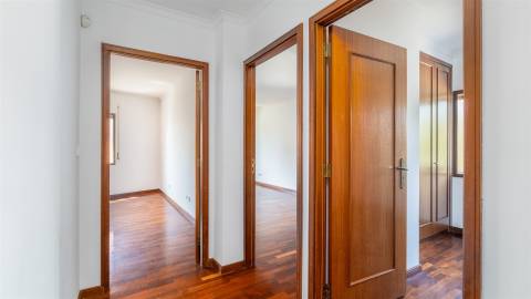 Apartamento T3 * Garagem Box * Sto Ovídio