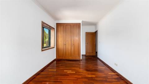 Apartamento T3 * Garagem Box * Sto Ovídio