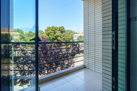 Apartamento T3 * Garagem Box * Sto Ovídio