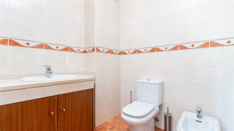 Apartamento T3 * Garagem Box * Sto Ovídio