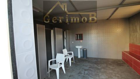 Moradia com negócio de restauração