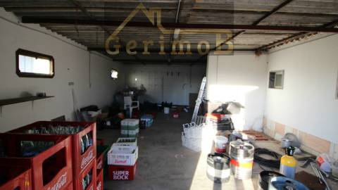 Moradia com negócio de restauração