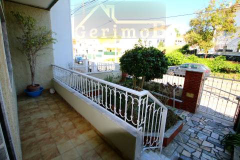 Moradia em Banda T6 Venda em Amora,Seixal