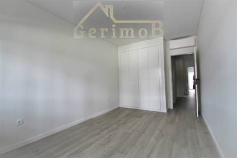 T3 novo com parqueamento a 30 kms de Lisboa