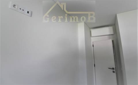 T3 novo com parqueamento a 30 kms de Lisboa