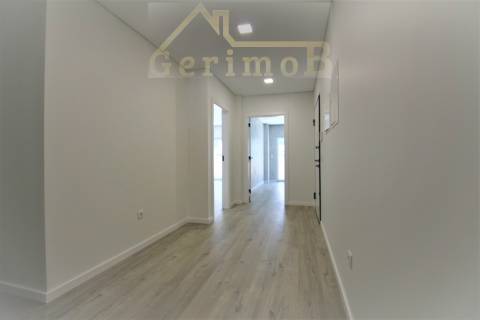 T3 novo com parqueamento a 30 kms de Lisboa