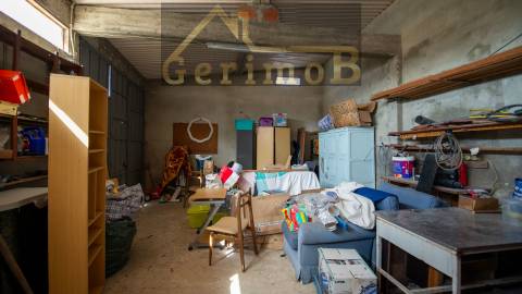 Moradia isolada T5, em Palmela,  com 225m2 de ABP e edificada num terreno com 1927m2