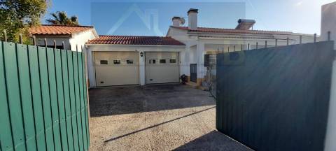 Moradia em Palmela (Cajados) com piscina