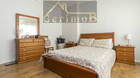 Amplo T7 com grandes varandas em Barreiro