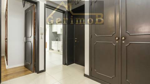 Amplo T7 com grandes varandas em Barreiro