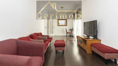 Amplo T7 com grandes varandas em Barreiro