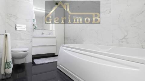 Amplo T7 com grandes varandas em Barreiro