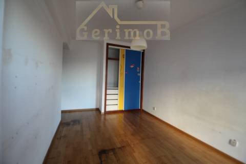 T3 santa marta do Pinhal ;1° andar com elevador