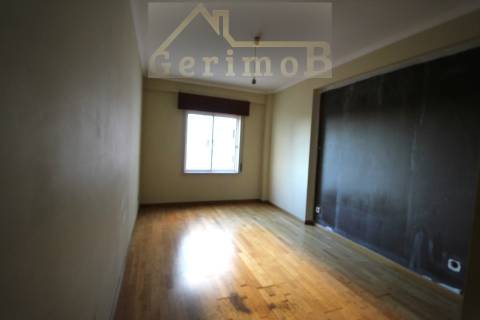 T3 santa marta do Pinhal ;1° andar com elevador