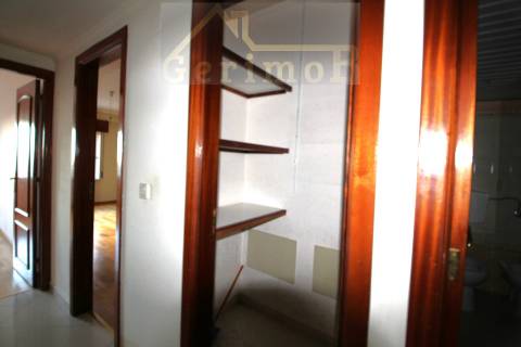 T3 santa marta do Pinhal ;1° andar com elevador