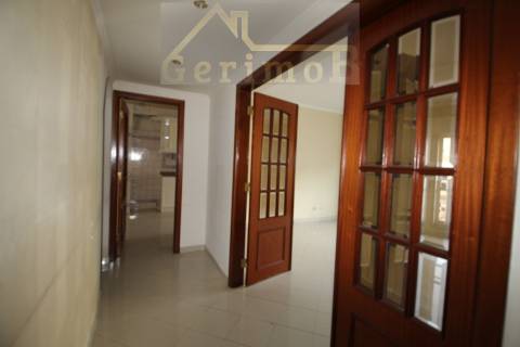 T3 santa marta do Pinhal ;1° andar com elevador