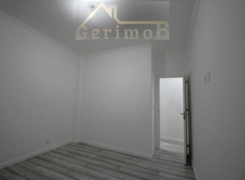 T2 noLaranjeiro com varanda