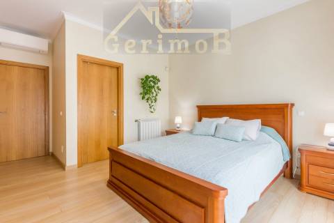 Moradia em zona nobre do Pinhal Novo, na Vila Serena