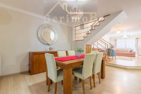 Moradia em zona nobre do Pinhal Novo, na Vila Serena