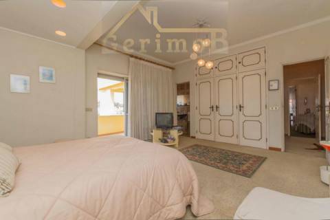 moradia de sonho em belverde, a 10 minutos da bela praia da fonte da telha