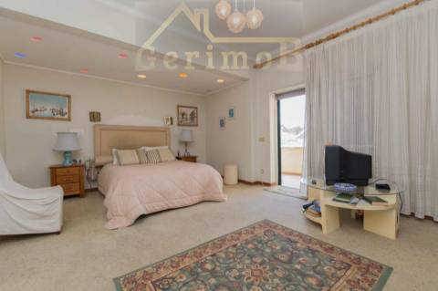 moradia de sonho em belverde, a 10 minutos da bela praia da fonte da telha