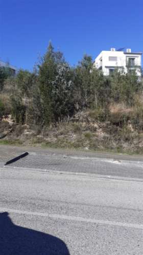 Lote de terreno para construção de moradia a poucos minutos do Fórum Coimbra
