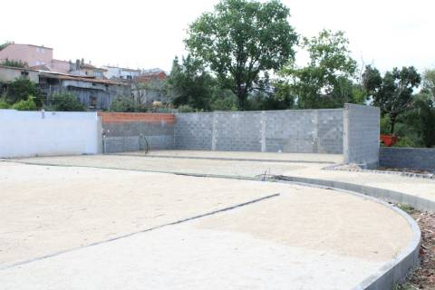 Moradia isolada em fase final de construção