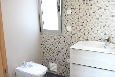 Moradia isolada em fase final de construção