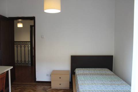 Apartamento T2  junto à Praça da República