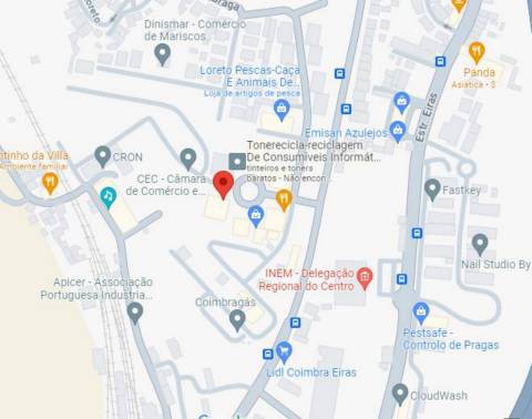 Garagem com capacidade para um carro + mota