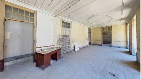 Edificio histórico e com interesse arquitetónico  para reabilitar. Baixa de Coimbra