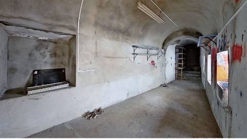 Edificio histórico e com interesse arquitetónico  para reabilitar. Baixa de Coimbra