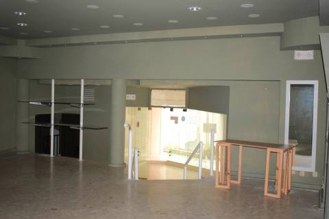 Arrenda loja na baixa de Coimbra. Boas áreas