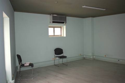 Arrenda loja na baixa de Coimbra. Boas áreas