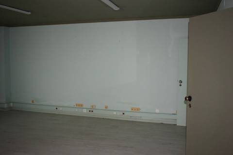 Arrenda loja na baixa de Coimbra. Boas áreas