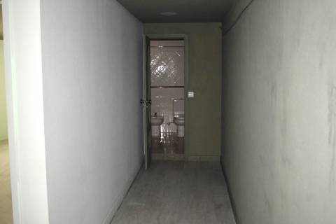 Arrenda loja na baixa de Coimbra. Boas áreas