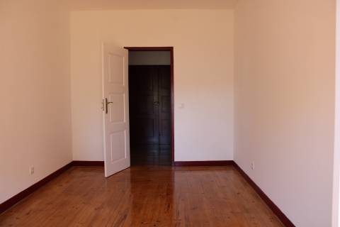 Apartamento T5  restaurado,  R. Doutor  António José Almeida