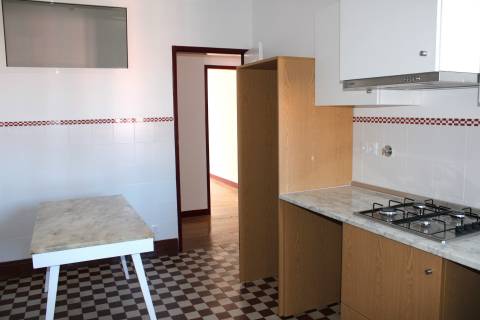 Apartamento T5  restaurado,  R. Doutor  António José Almeida