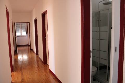 Apartamento T5  restaurado,  R. Doutor  António José Almeida