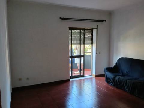 Apartamento T1  na Urbanização do Arco Pintado