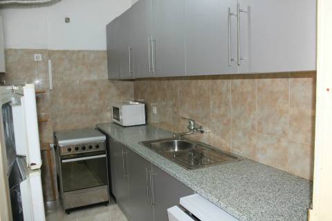 Prédio  em Celas, com anexo e logradouro