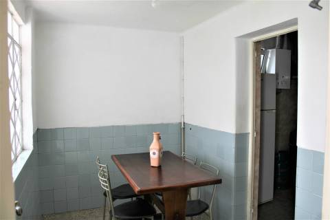 Prédio  em Celas, com anexo e logradouro