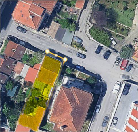Prédio  em Celas, com anexo e logradouro