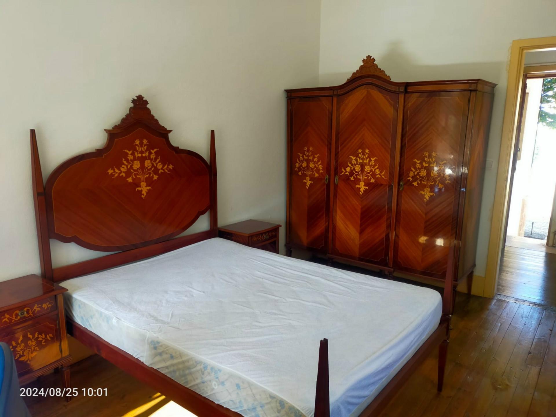 Apartamento T5 Arrendamento em Coimbra (Sé Nova, Santa Cruz, Almedina e São Bartolomeu),Coimbra
