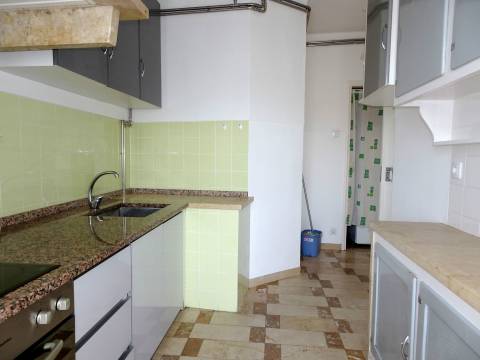 Arrenda quatro quartos a estudantes, Baixa de Coimbra